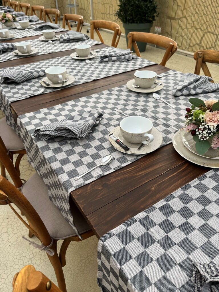 crossback stoelen koffietafel 2