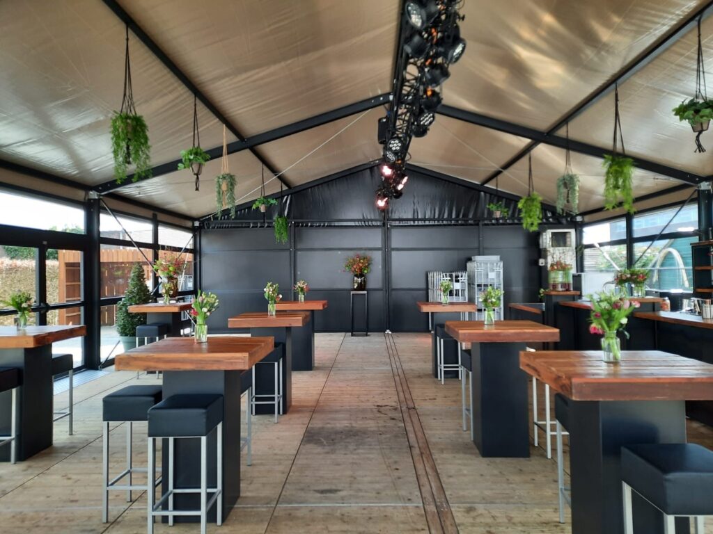 tent zwart met meubels zwart mango 3